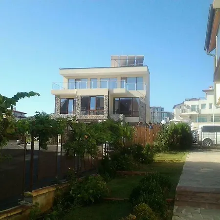 Lucky House Апартаменты